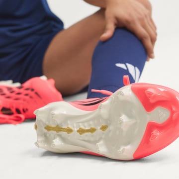 Chaussure de foot 'Predator League' ADIDAS PERFORMANCE en rose