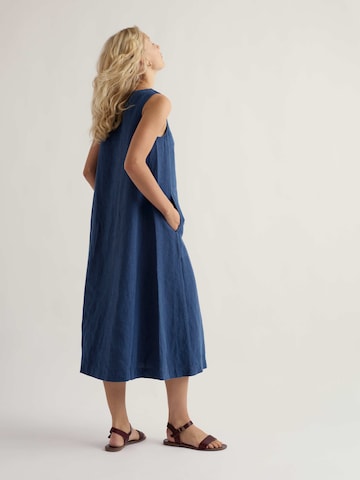 Rochie 'Cresting Waves' de la Seasalt Cornwall pe albastru
