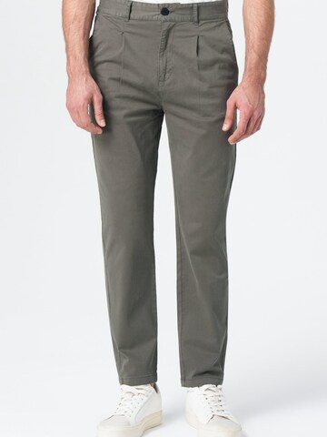 M.O.D MIRACLE OF DENIM Regular Chino trousers in Green