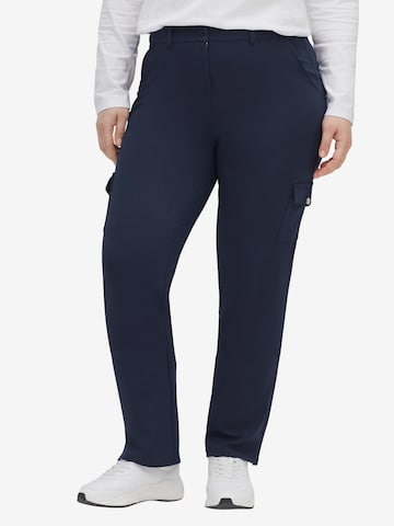 SHEEGO Regular Cargo Pants in Blue: front