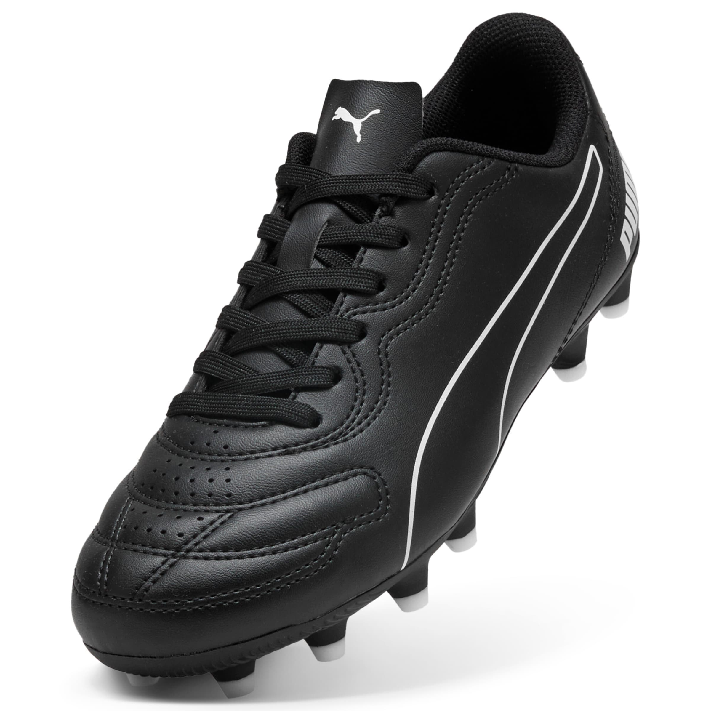 PUMA Athletic Shoes in 33 in Black / White, Item view