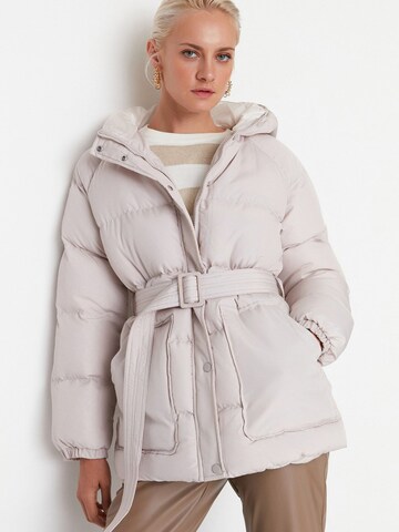 Trendyol - Casaco de inverno em cinzento