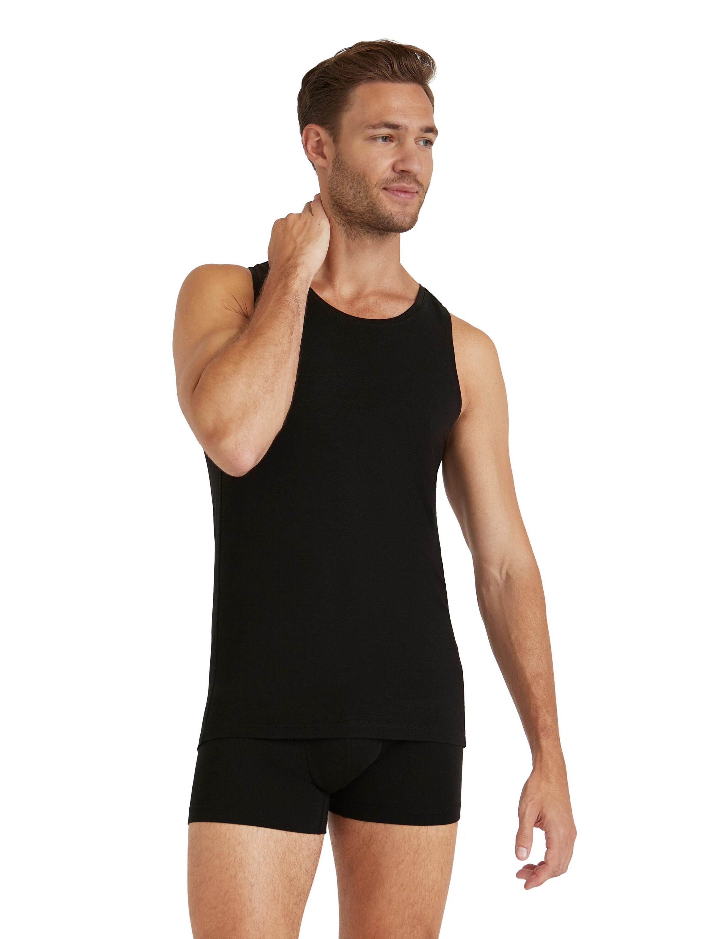 FALKE Undershirt in Black: front