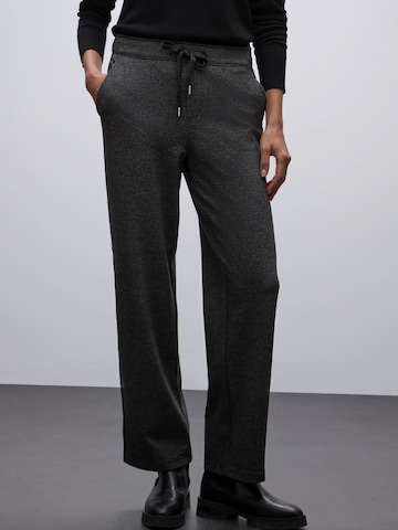 regular Pantaloni di STREET ONE in nero: frontale