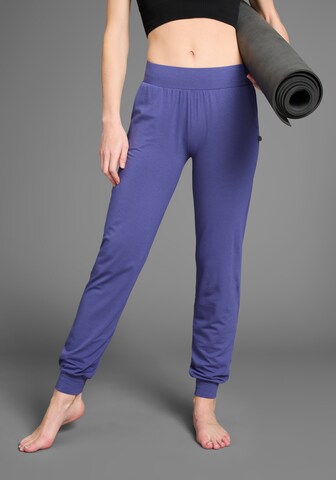 OCEAN SPORTSWEAR Tapered Workout Pants in Blue