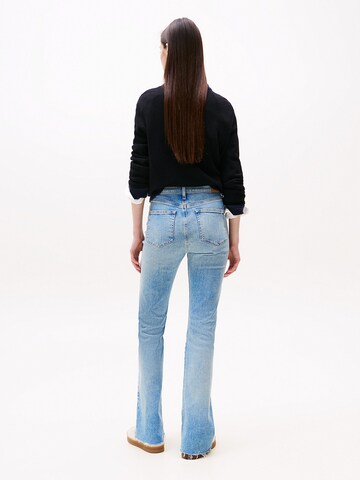 Tommy Jeans Flared Jeans 'Sylvia' in Blue