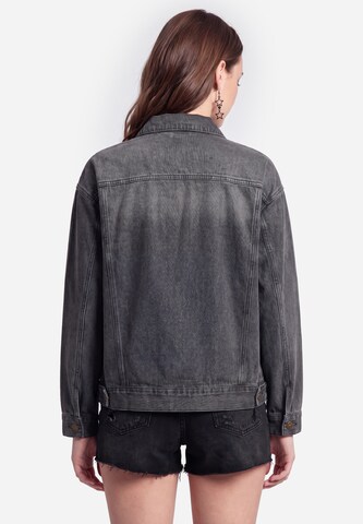 myMo ROCKS Between-Season Jacket in Black