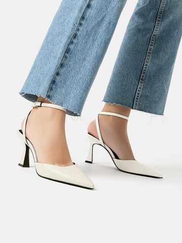 Pull&Bear Pumps i vit