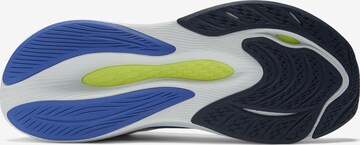 new balance Futócipők 'FuelCell Propel v4' - fehér