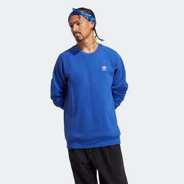 ADIDAS ORIGINALS Sweatshirt 'Trefoil Essentials ' i blå: framsida