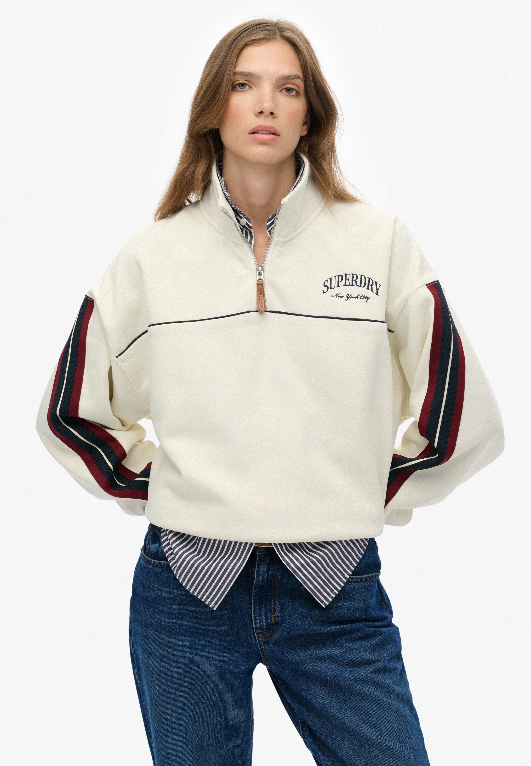 Sweat-shirt 'Country Club' Superdry & Co en blanc : devant