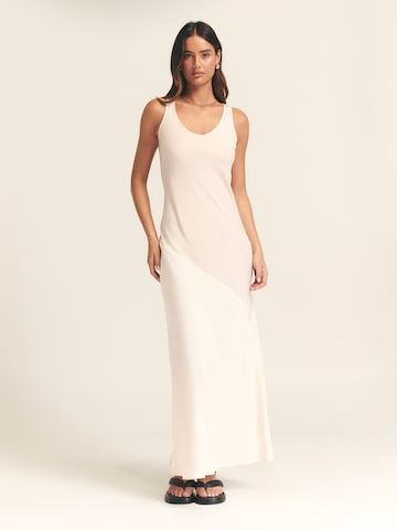 Rochie de la St MRLO pe bej