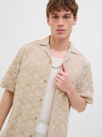 JACK & JONES Comfort fit Button Up Shirt in Beige