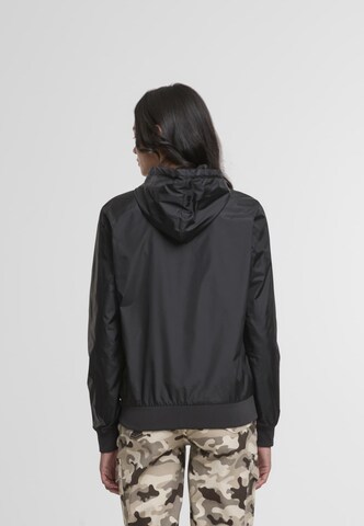 Mister Tee Jacke 'Fly Away' in Schwarz
