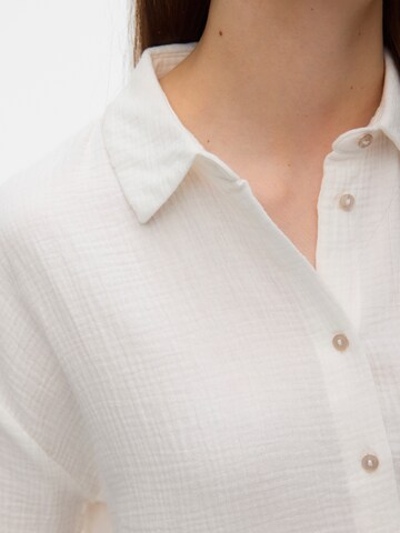 Camicia da donna 'VMNATALI' di VERO MODA in bianco
