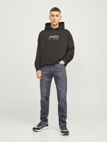 aprel Regular Jeans in Grey