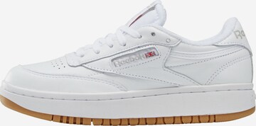 Baskets basses Reebok en blanc : devant