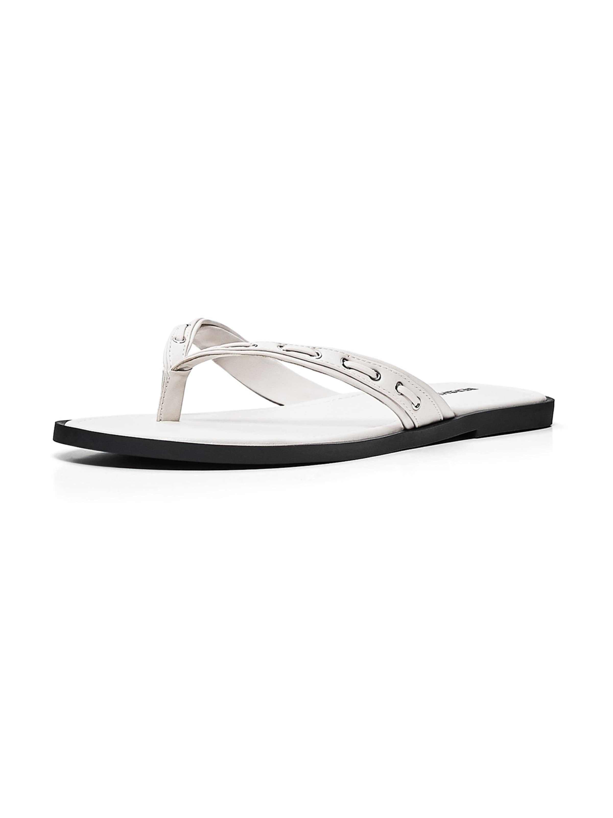 Flip-flops de la Bershka pe alb: față