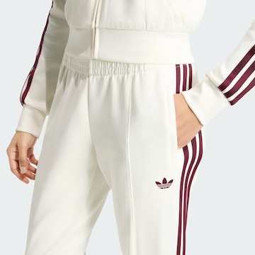Effilé Pantalon fonctionnel 'Superstar' ADIDAS ORIGINALS en blanc