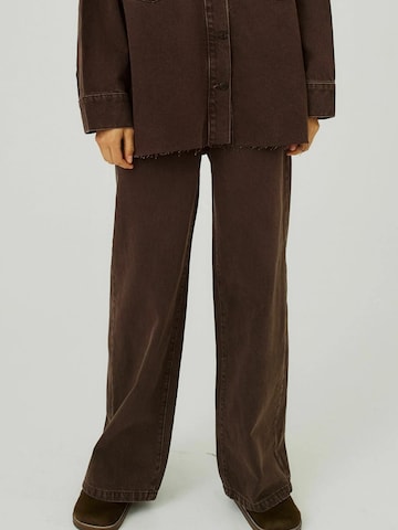 NORR Jeans 'Kenzie' in Braun: Vorderseite