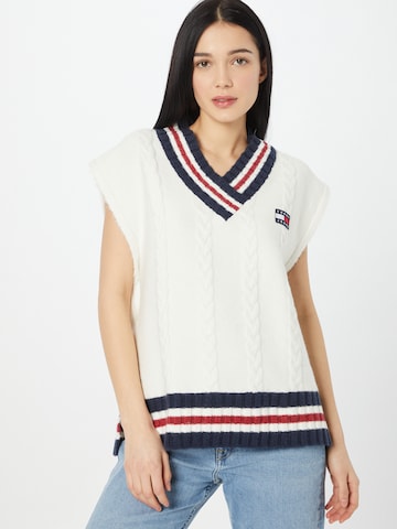 Tommy Jeans Sweater in White: front