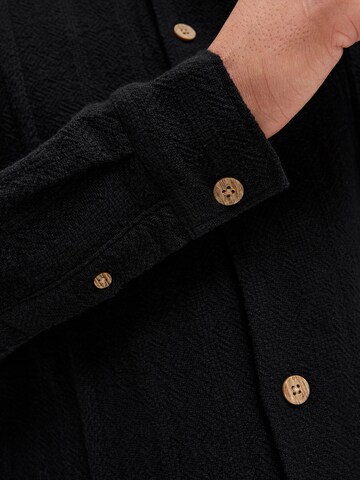 Comfort Fit Cămașă 'JJECharge' de la JACK & JONES pe negru