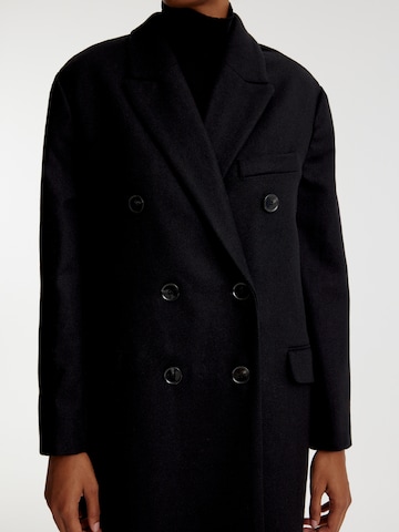 Manteau d’hiver 'Singa' EDITED en noir