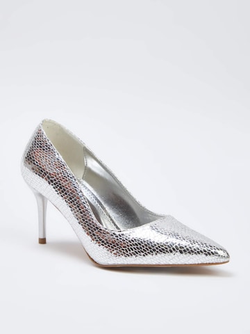 Escarpins Trendyol en gris : devant