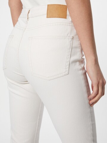 Coupe slim Jean 'Evita' OPUS en blanc