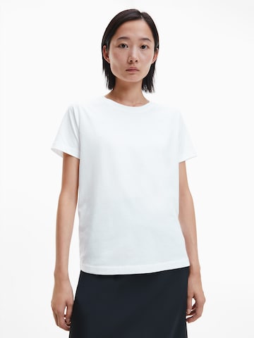 Tricou de la Calvin Klein pe alb: față