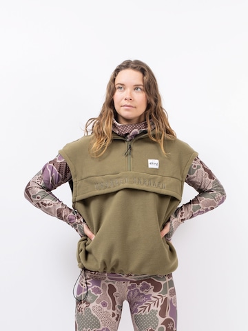 Eivy Sports sweater in Green: front