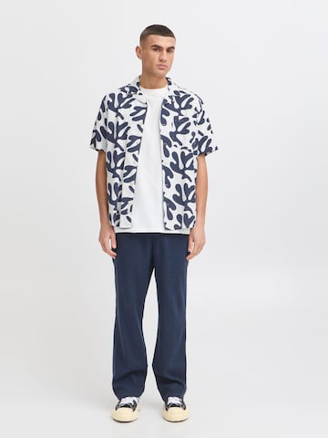 !Solid Comfort fit Button Up Shirt ' SDOLAVI ' in White