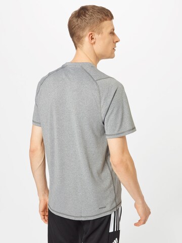 T-Shirt fonctionnel ADIDAS SPORTSWEAR en gris