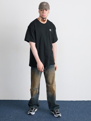 ADIDAS ORIGINALS Paita 'Trefoil Essentials' värissä musta