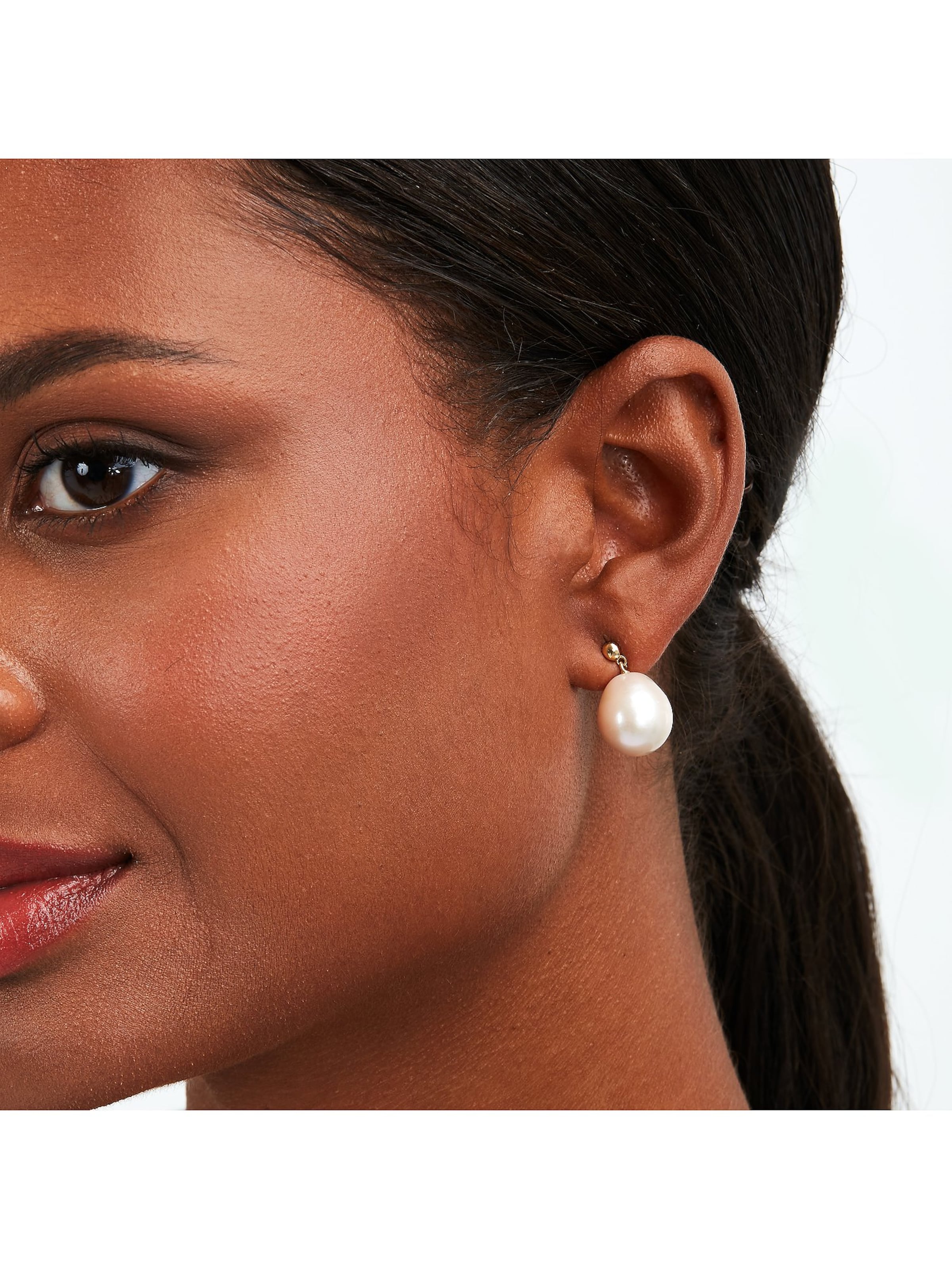 CHRIST Ohrringe in Goldgelb ABOUT YOU