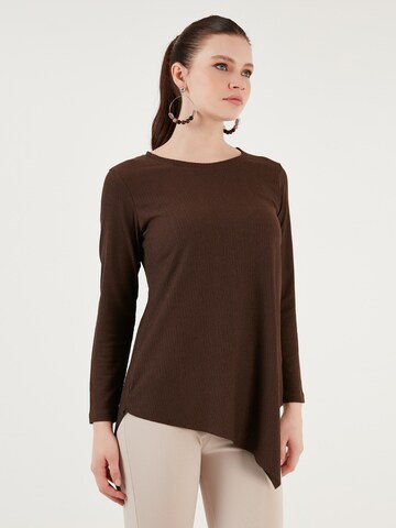 LELA Blouse in Brown: front