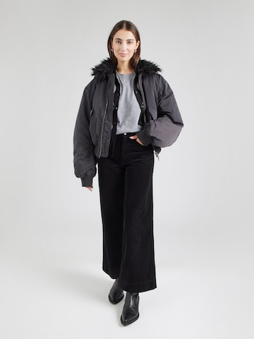 Top de la LEVI'S ® pe gri