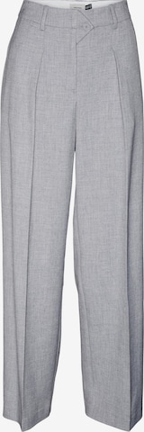 VERO MODA Loose fit Pleat-Front Pants 'YOLANDA' in Grey: front