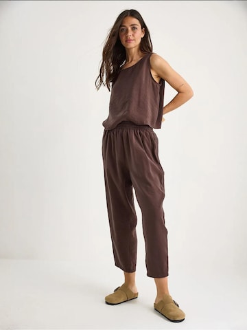 Completo pantalone di Bianco Lucci in marrone