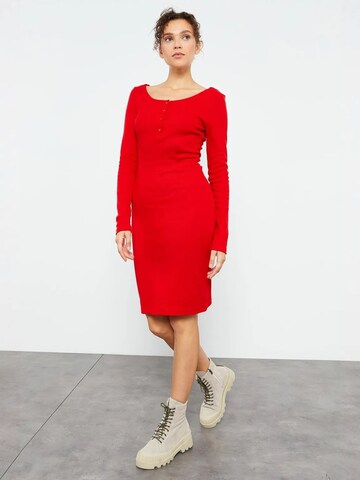 Tommy Life Dress in Red: front