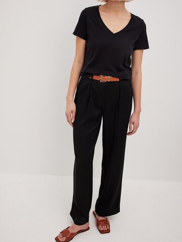 NA-KD Wide leg Pleat-Front Pants in Black: front