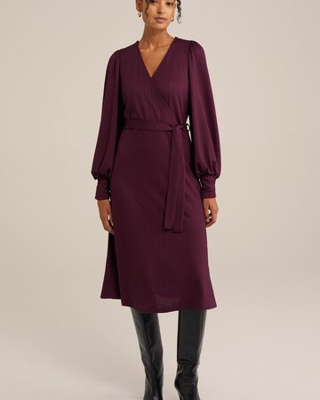 Abito di WE Fashion in lilla