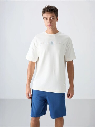 Tommy Life - Camisa 'T-Shirts' em castanho