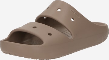 Crocs - Zapatos abiertos 'Classic v2' en marrón: frente