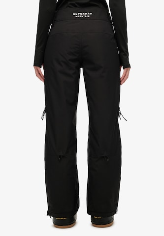Regular Pantalon de sport Superdry en rose