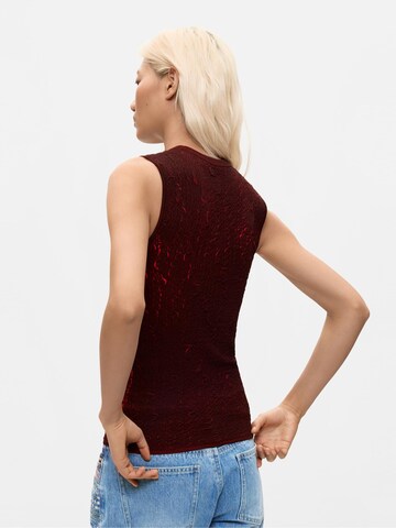 Tricou de la Desigual pe roșu