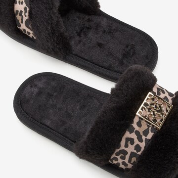 VIVANCE Slippers in Black