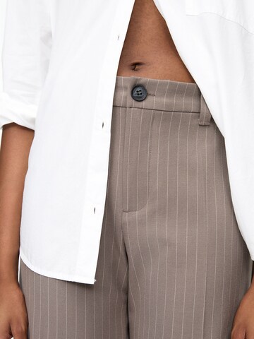 Loosefit Pantalon à plis Pull&Bear en beige