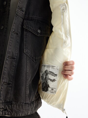 Pull&Bear Jacke in Weiß