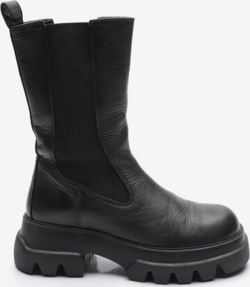 Copenhagen Dress Boots in 39 in Black: front